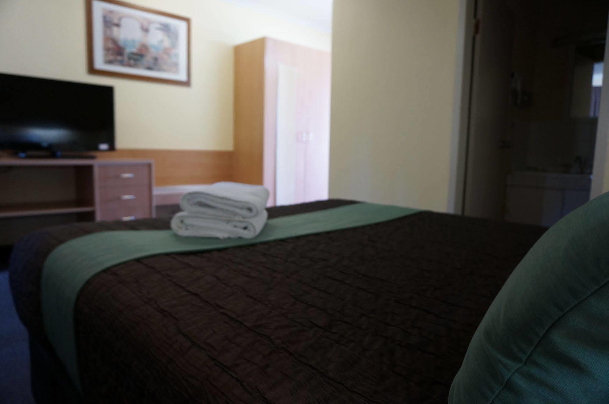 Colonial Motel Richmond Extérieur photo
