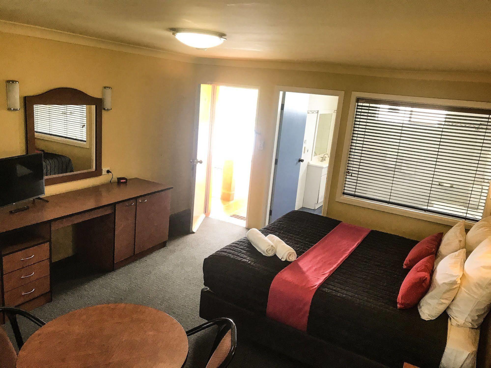 Colonial Motel Richmond Extérieur photo